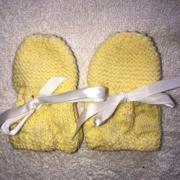 New Infant Newborn-12M Hand Knitted Mittens - Picture 1 of 5
